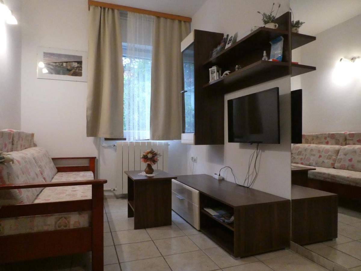 Apartments Milenka Пунат Экстерьер фото